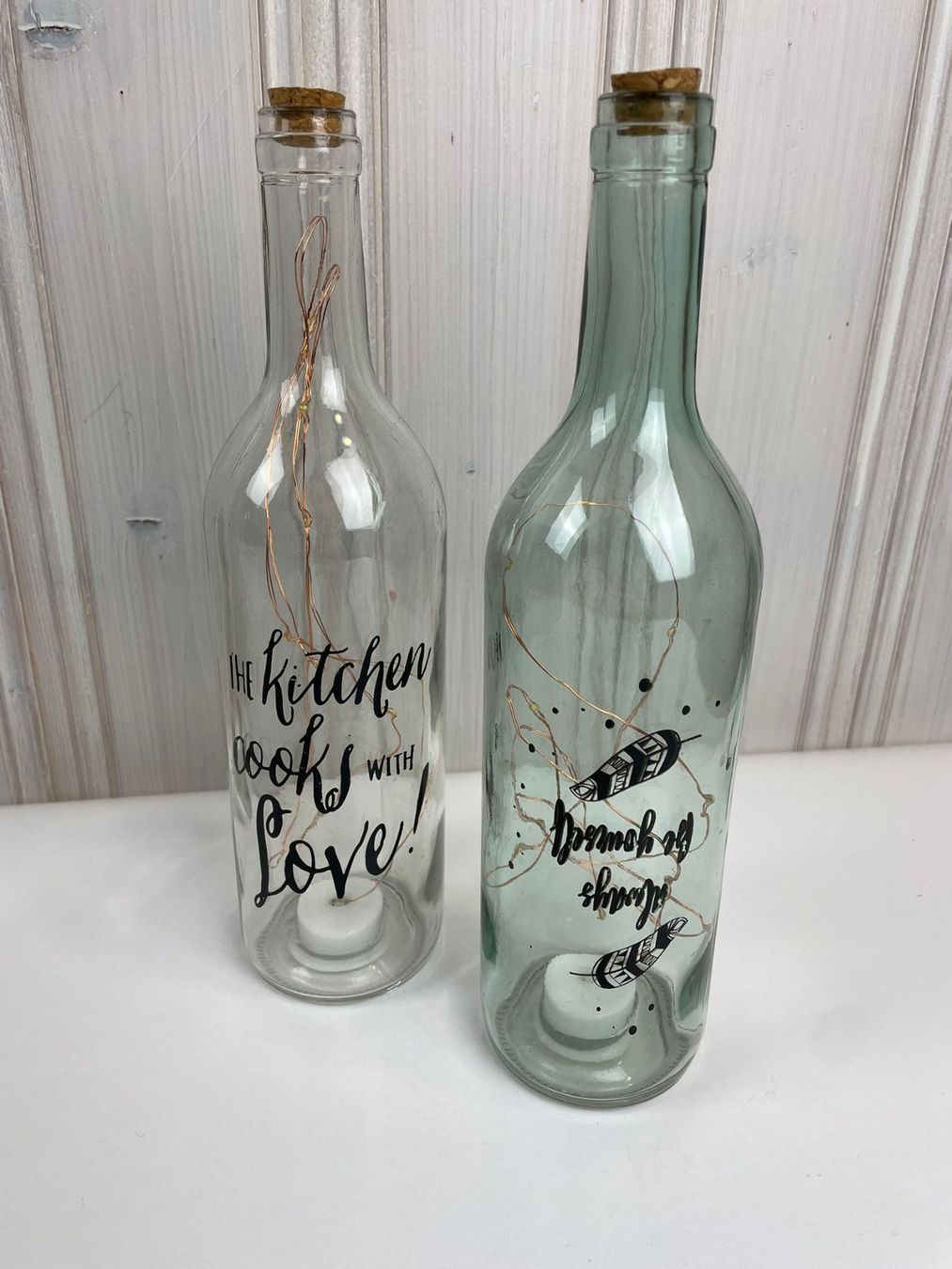 Tutte le decorazioni: 2x Deko-Glas Flaschen mit LED Lichterkette im Glas – Nuovo e nell'imballaggio originale da Wängi venduto da LiqKojote 2