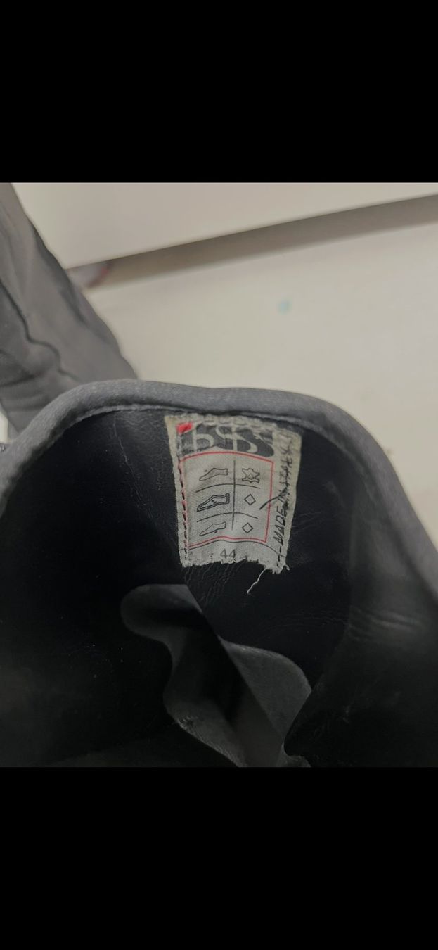 Herrenschuhe: Stiefel schwarz Grösse 44 – Gebraucht aus Oberglatt ZH von Mperlen 5
