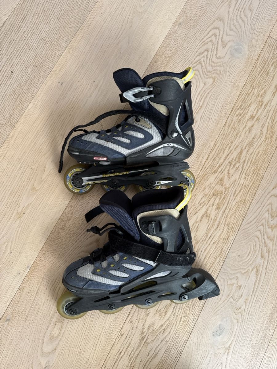 Patins à roul. & inline: Inline Skates grey blue used size 36 40 – D'occasion à Coppet par Francoise