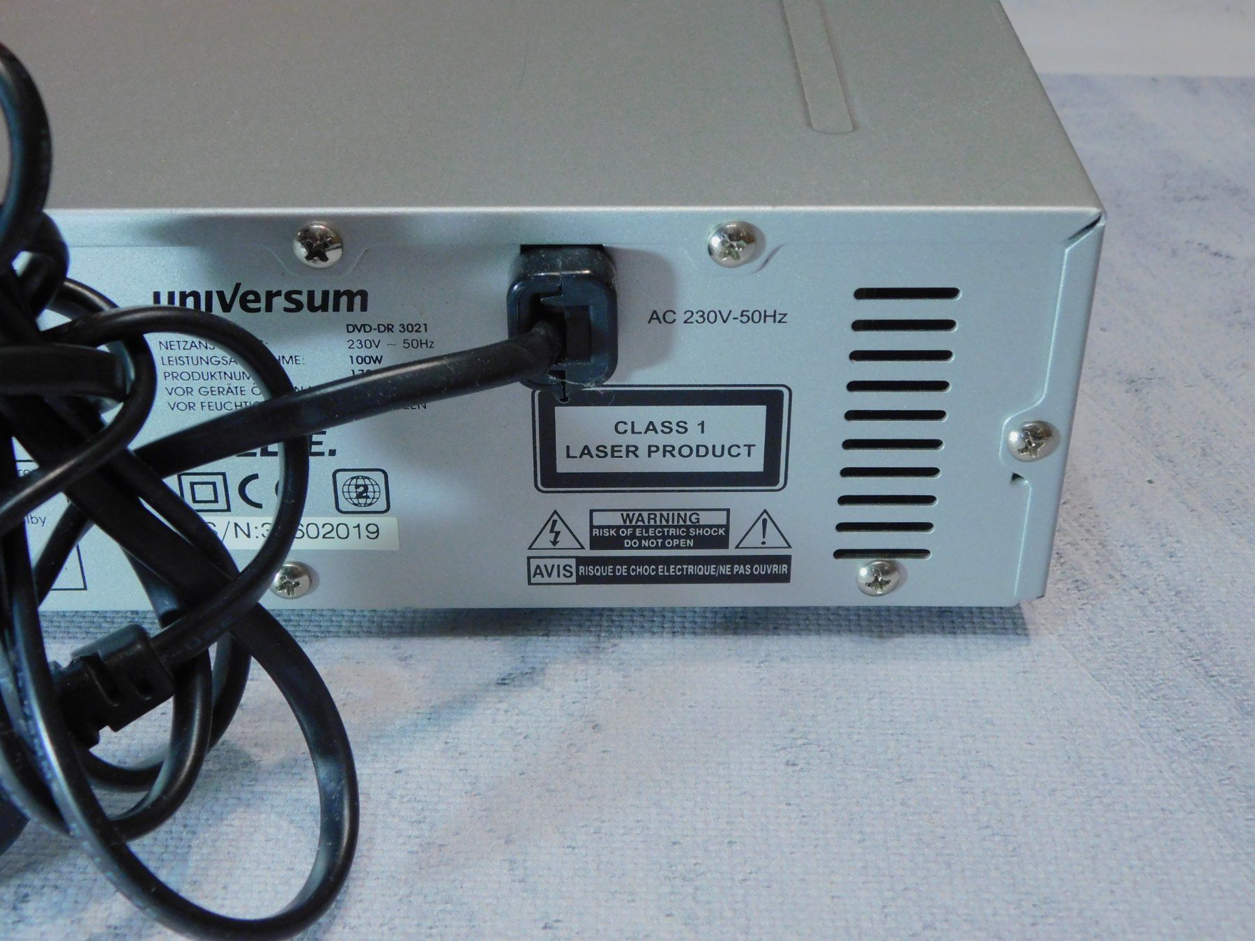 Lettore multimediale & Streamer: Universum DVD Player DVD-DR 3020 – Usato da Emmenbrücke venduto da Ulisse-22 4