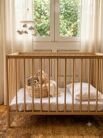 Lit bébé IKEA avec matelas en très bon état