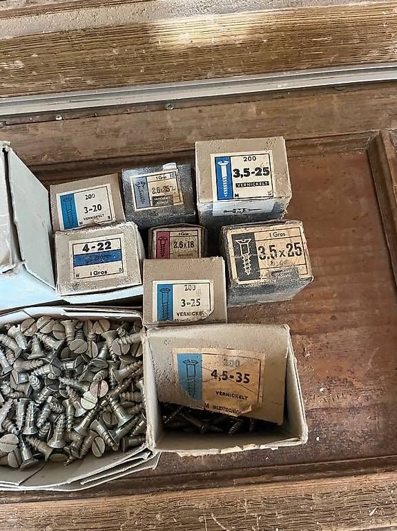 Alle Werkzeuge: Schlitzschrauben  – Gebraucht aus Unterterzen von bar_vvm6