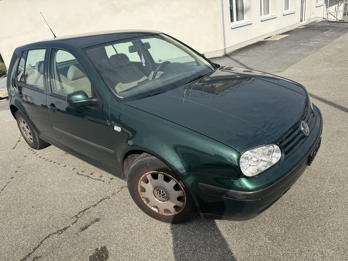 VW Autos: VW Golf – D'occasion à Niederbipp par baggerch