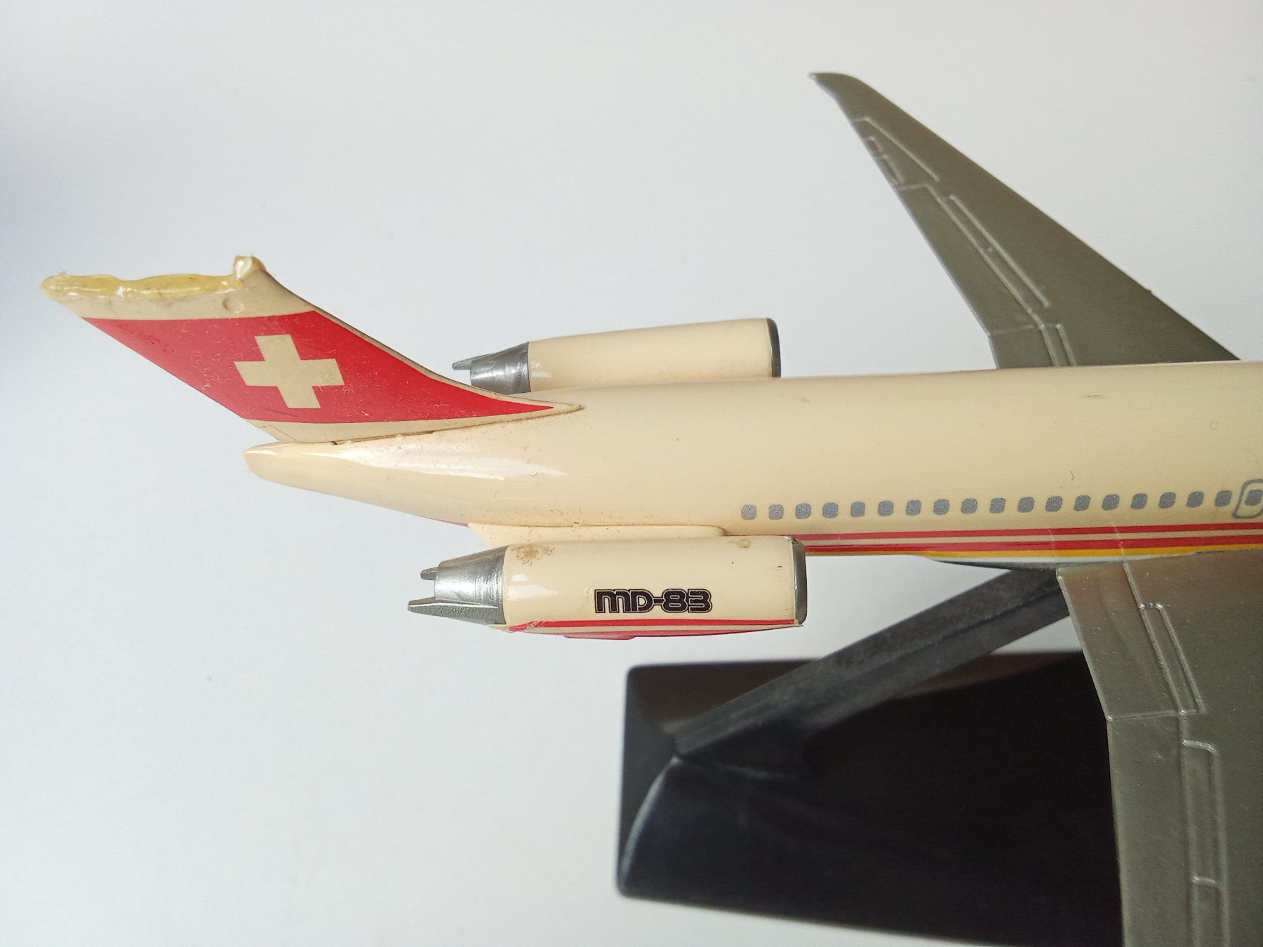 Boeing Kit di modellismo & Modellini statici: Flugzeugmodell MD 83 der CTA mit Schönheitsfehler – Usato da Bilten venduto da Bora3 3