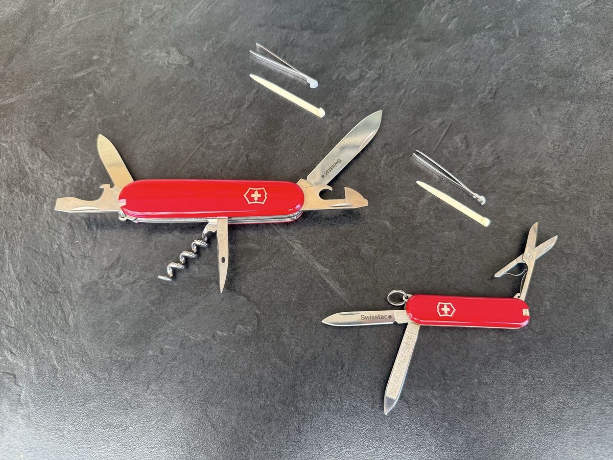 Victorinox Taschenmesser: 2 Victorinox Sackmesser rot im Set – Gebraucht aus Wettingen von Ni_la_lo