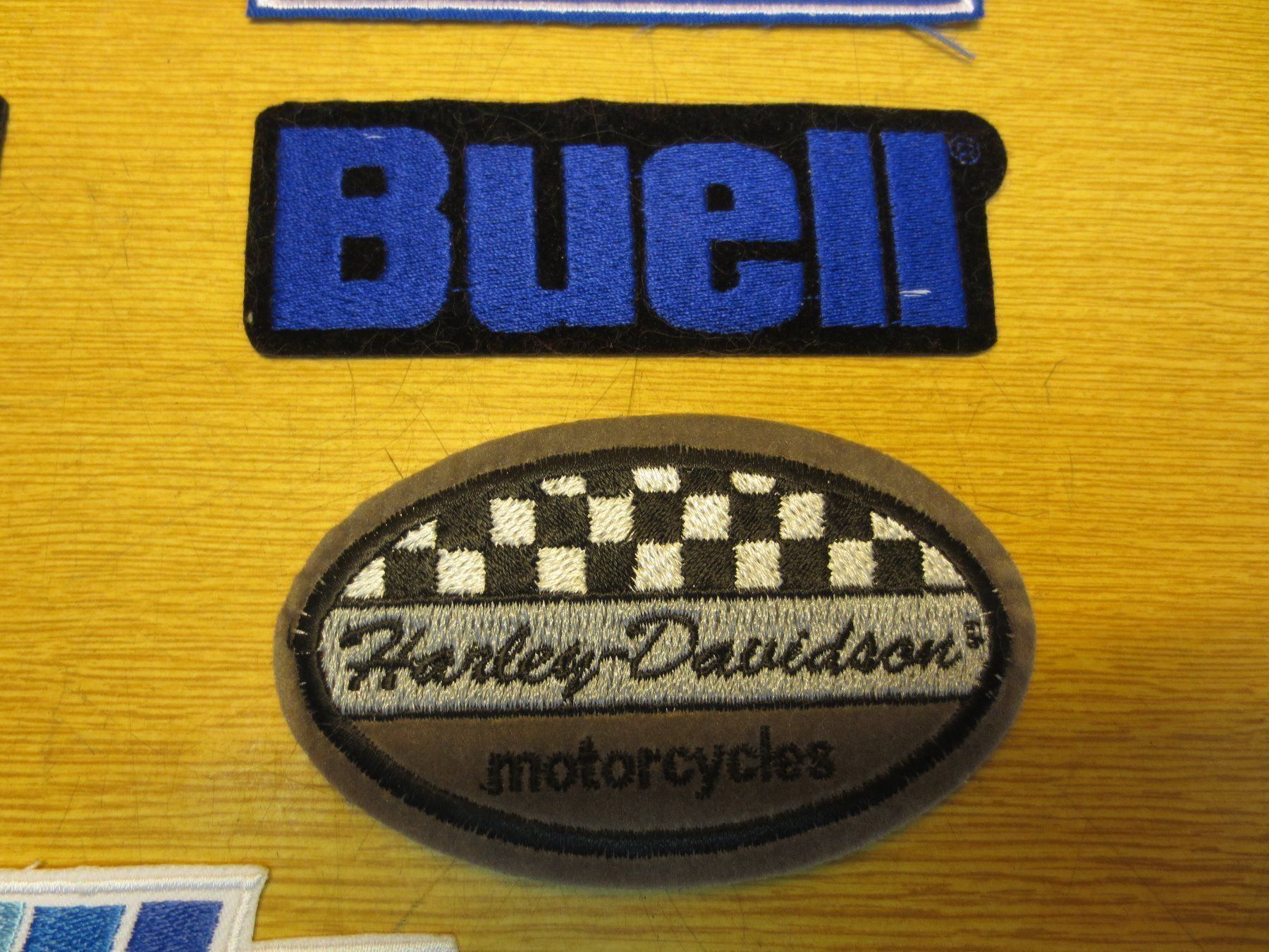 Placchette & Badge: Div. Biker Badge / Abzeichen, Aufnäher. – Nuovo (secondo la descrizione) da Schöftland venduto da Topdeal4 4