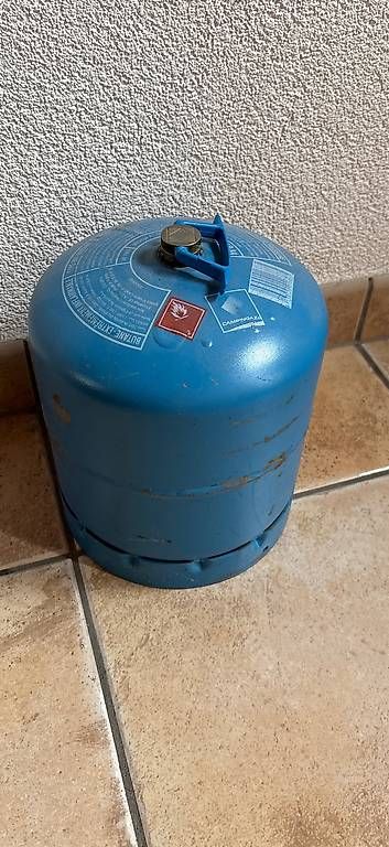 Campingaz Gas-Geräte & -Technik: Butan Camping Gasflasche – Gebraucht aus Salvenach von Haeseli59