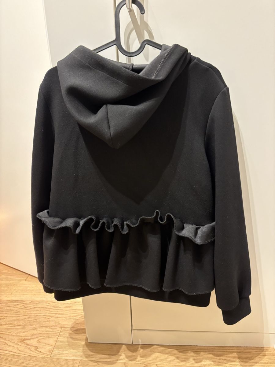 Maglioni & Felpe: Black Ruffle Hoodie - Excellent Condition! – Usato da Lugano venduto da sar_hz5j 2