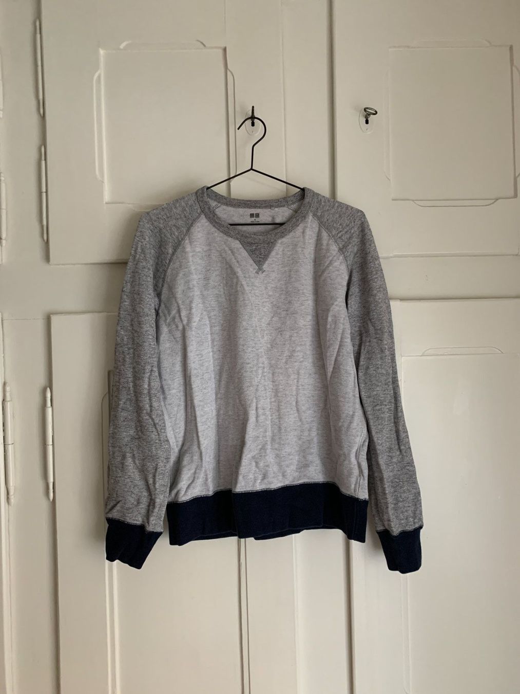 Pullover & Sweatshirts: UNIQLO - Sweatshirt hellgrau meliert M – Gebraucht aus Zürich von Diazaio