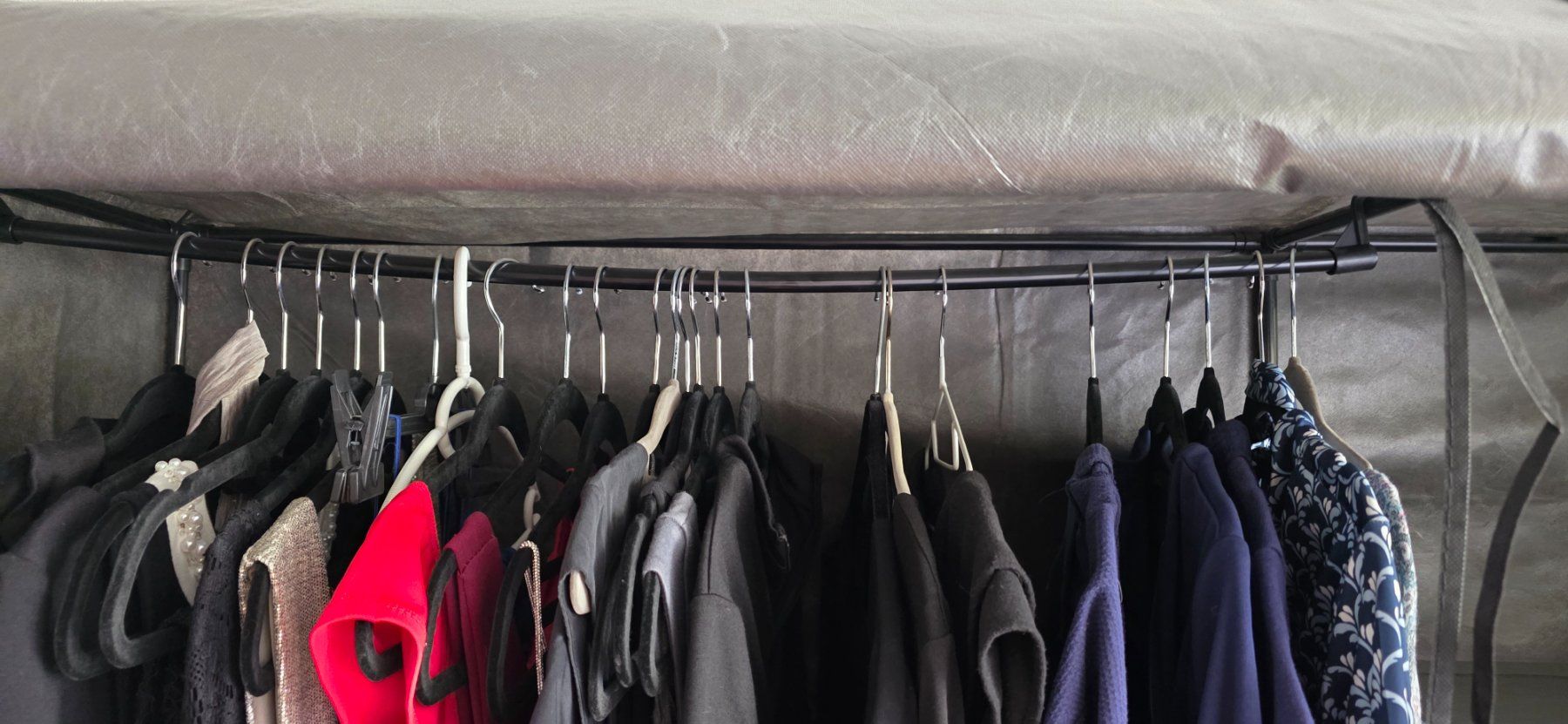 Armadi: Armoire textile avec tringle neuf – Nuovo (secondo la descrizione) da Corban venduto da Joie-de-vivre 3