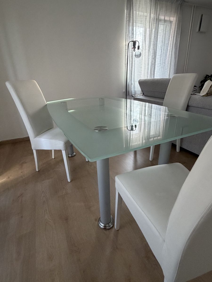 Tables: Tisch - Glastisch – D'occasion à Glattbrugg par man_6zpg
