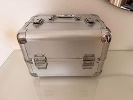 Kosmetikkoffer Aluminium silber mit Fächern gebraucht