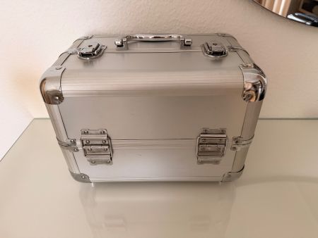 Kosmetikkoffer Aluminium silber mit Fächern gebraucht