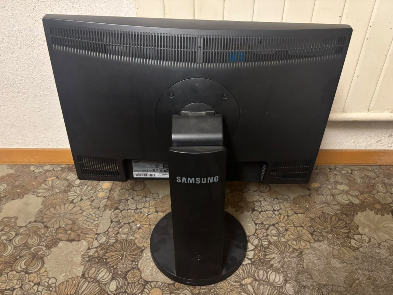 Samsung Monitor: Monitor Samsung SyncMaster 2043bw schwarz gebraucht (2) – Usato da Spreitenbach venduto da Redseller