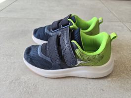 Baskets pour l'intérieur, taille 28