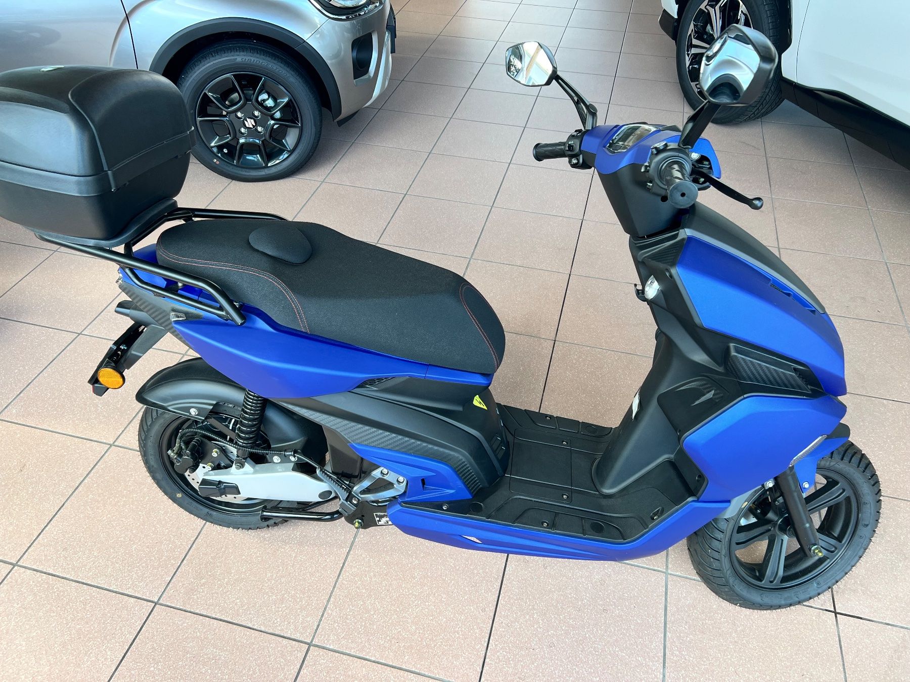 Altro: Electro Roller MRB-3 45Km/h 2 Plätzer Inkl. Helmkoffer – Nuovo (secondo la descrizione) da Bern venduto da No1e