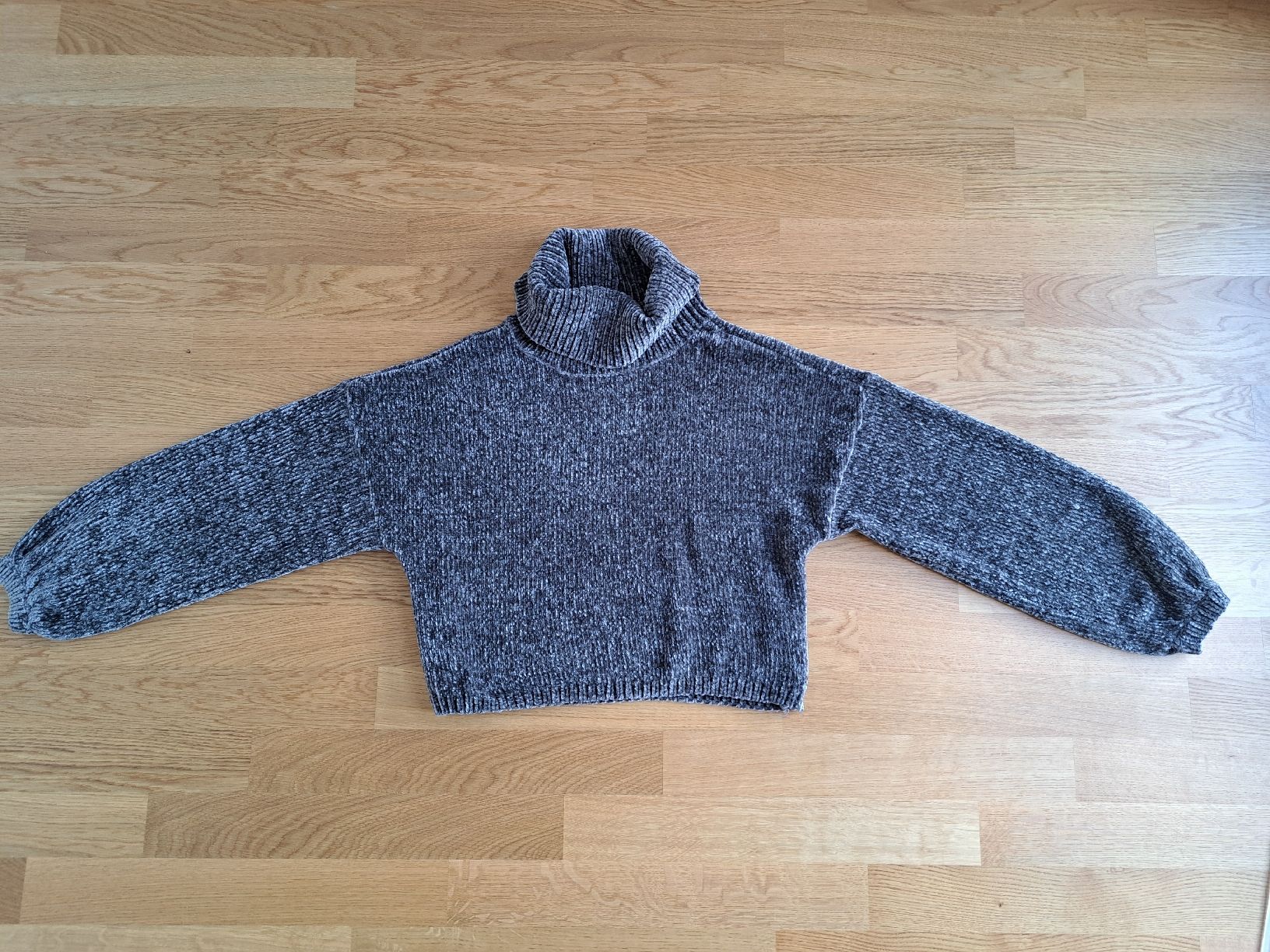Pulls & Sweat-shirts: Pullover Urban Classics grau Grösse S Rollkragen Samt – D'occasion à Murten par ste_s76w