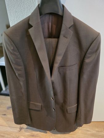 Anzug dunkelbraun Marke WE Grösse 50 / Hose 52