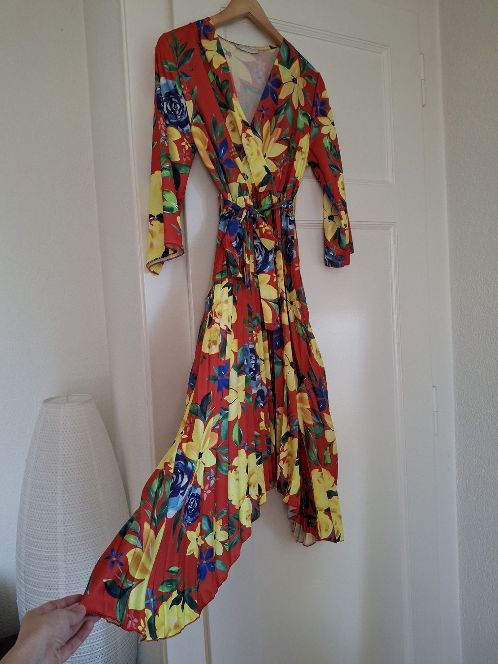 Vestiti: Robe fleurie rouge S/M mide italienne – Usato da Lausanne venduto da Cognitia