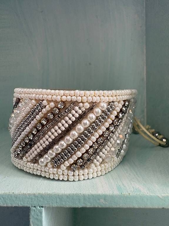 Pompidou Bracciali & Braccialetti: Armband Perlen breit – Usato da Hergiswil NW venduto da MiTerwi