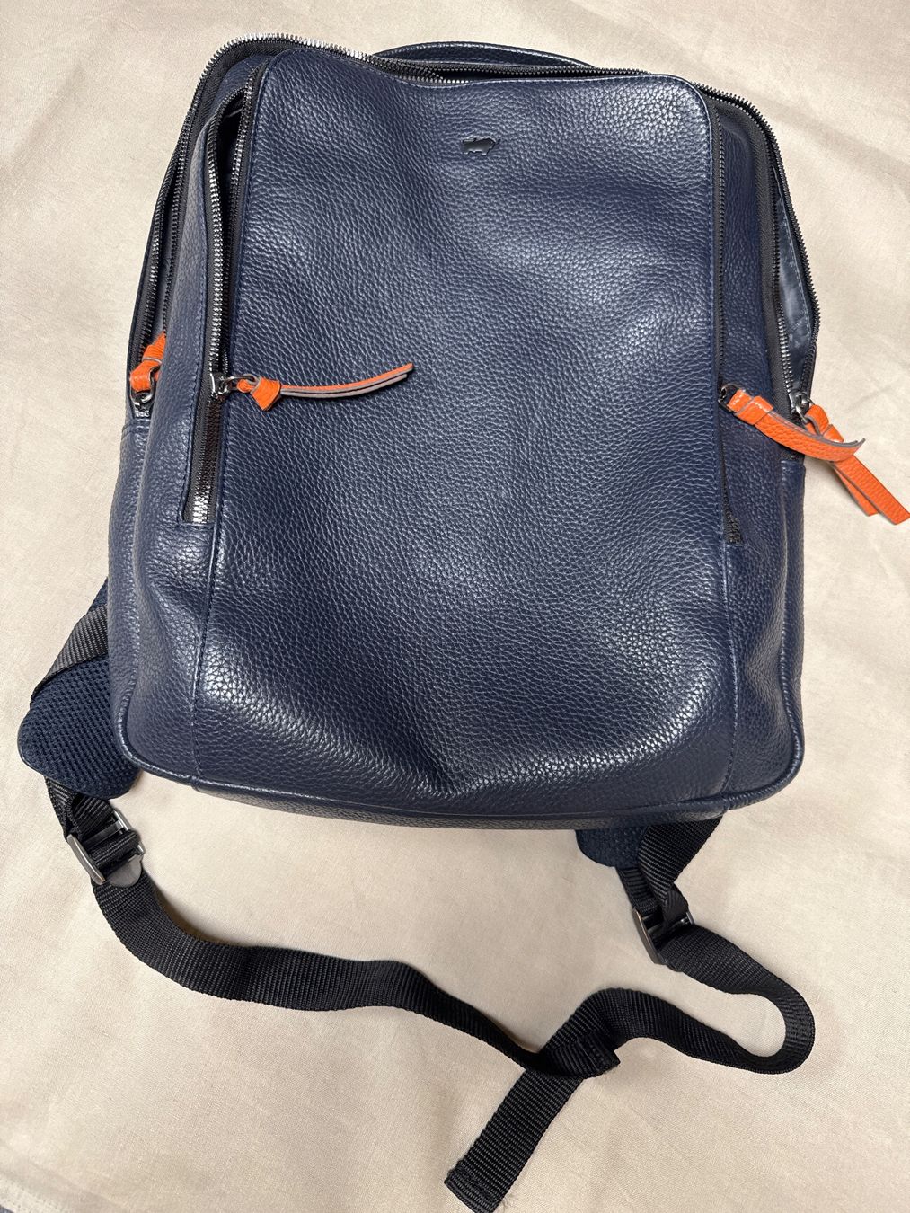 Zaini: RUCKSACK BRAUN BÜFFEL NOVARA DUNKELBLAU – Nuovo (secondo la descrizione) da Birr venduto da WalkyriaM