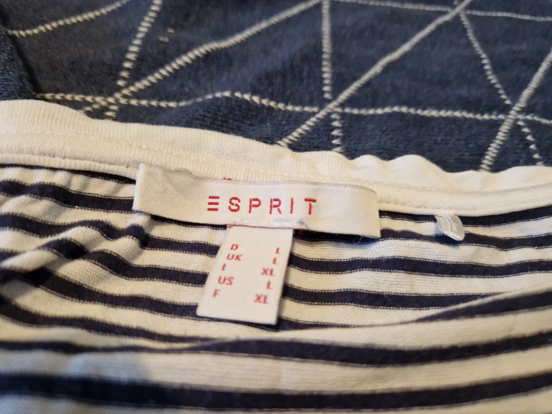 Esprit T-shirt: Esprit Umstandsshirt Streifen L – Usato da MUEHLAU venduto da ibo_5c7d 1