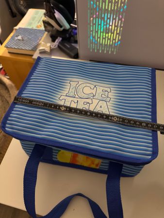 Neuwertige Kühltasche im Migros Ice Tea Design