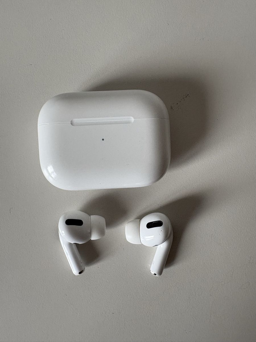 Apple Cuffie: Air pods Pro, Apple – Usato da Reconvilier venduto da oliver008 1