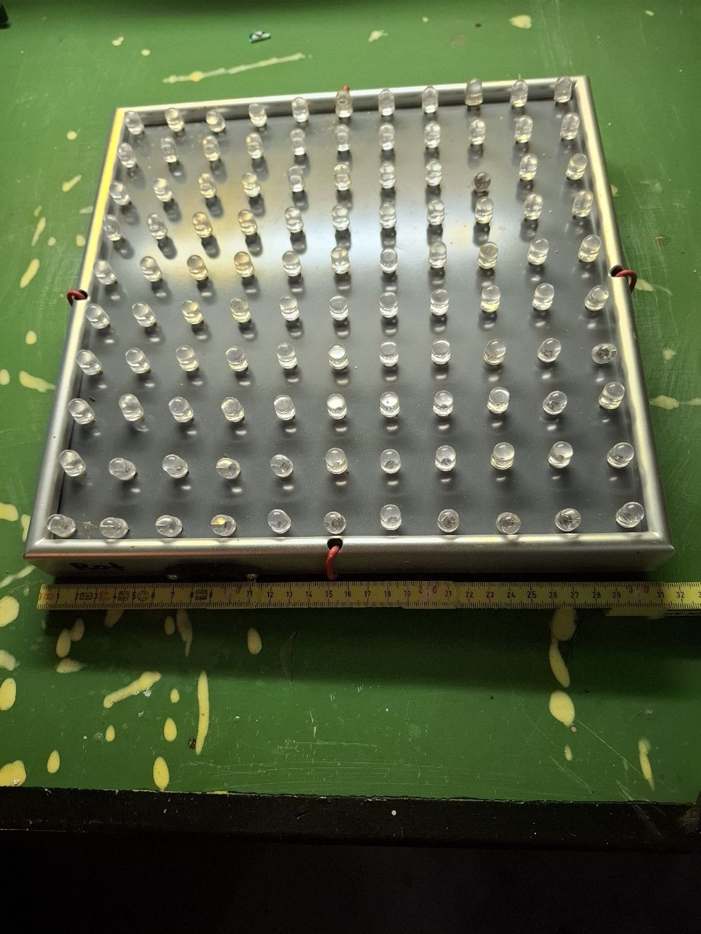 Lampade: LED Pflanzenlicht 2 stk – Usato da Hunzenschwil venduto da Hardrock6