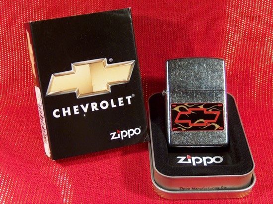Zippo Accendini: Zippo CHEVY LICENSE FLAME Chevrolet – Nuovo e nell'imballaggio originale da Zürich venduto da SWISSlighter 1