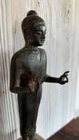 Grosse Buddha Bronze mit wunderbaren Details