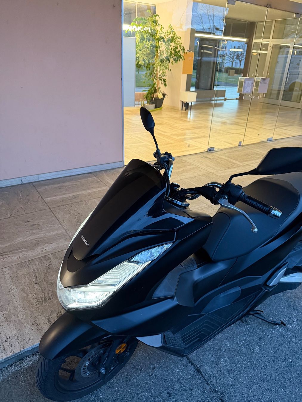 Honda Scooters: Honda PCX 125 – Gebraucht aus Meyrin von wil_6qlm 3