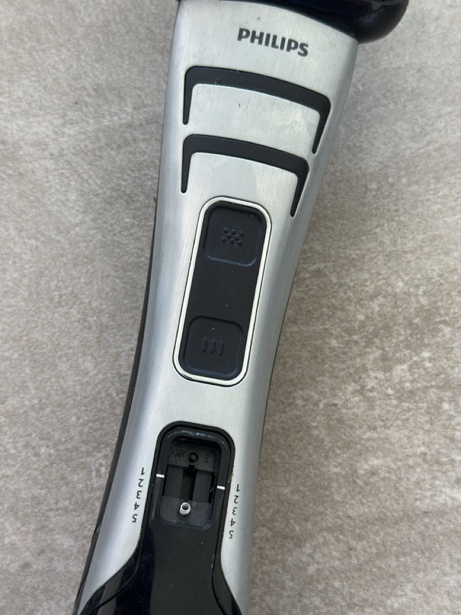 Philips Rasoi & Lamette da barba: Razor and trimmer Philips – Usato da Lugano venduto da _tuttifrutti_ 2