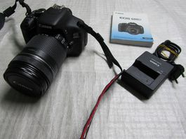 Canon EOS 600D Mit Canon EF-S 18-135 IS Objektiv