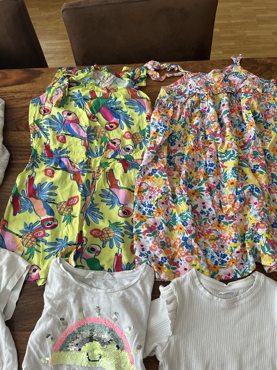 Lotti & Set di vestiti: Mädchen Kleiderpaket 122-128 – Usato da Zürich venduto da Nutla 1