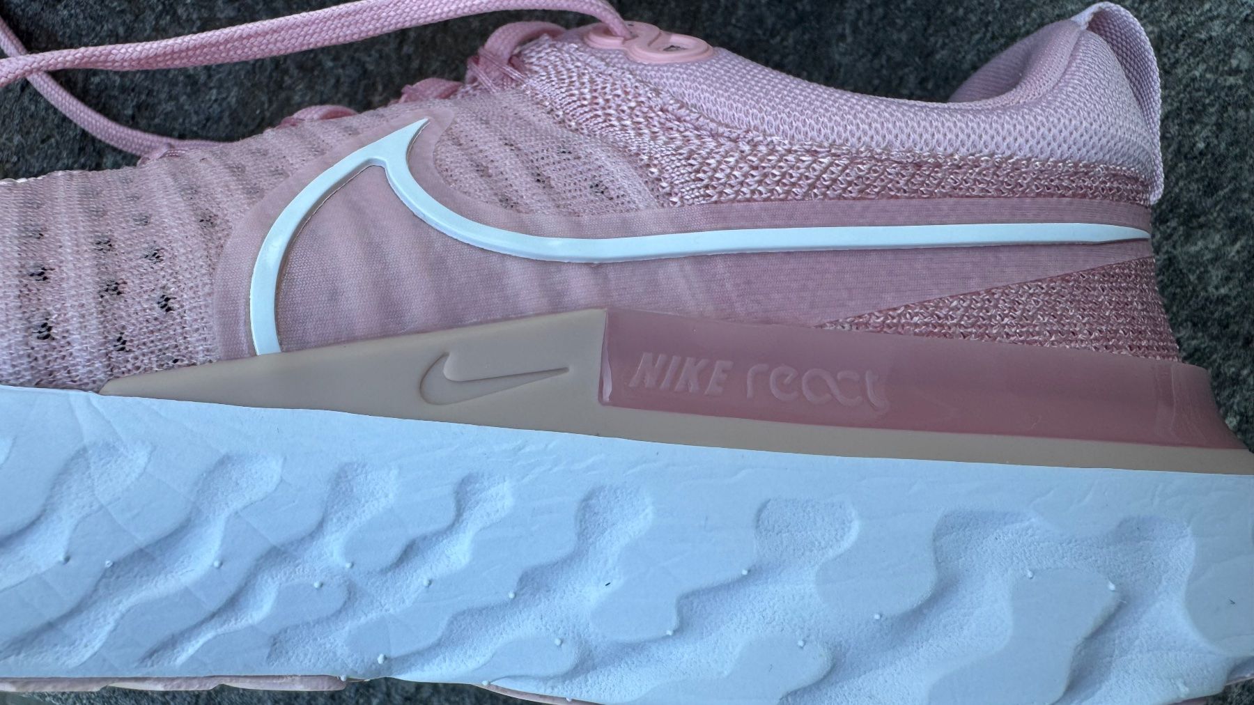 Nike Scarpe da uomo: Nike react Running Sneaker in Rosa Gr. 41 – Usato da Riehen venduto da To120 5