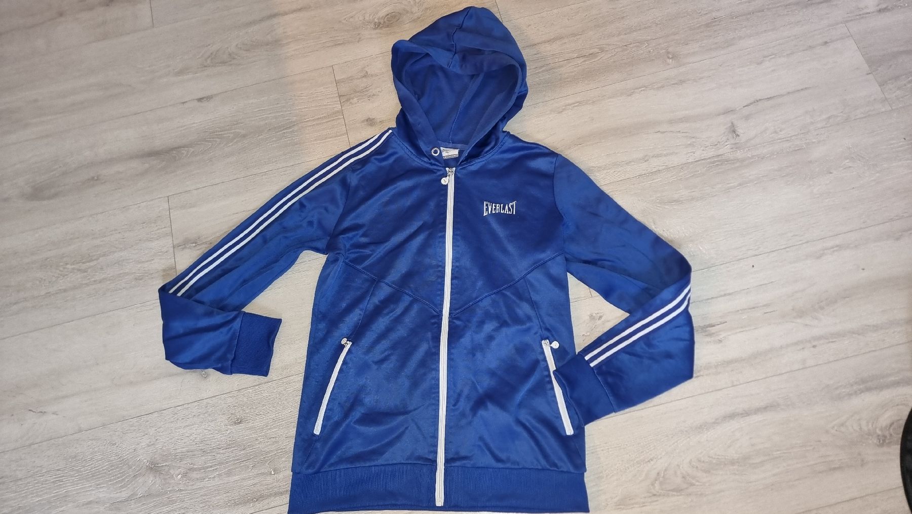 Jacken: Everlast Trainingsjacke blau weiss Grösse L eher M – Gebraucht aus Wigoltingen von Zuckerfee84 1