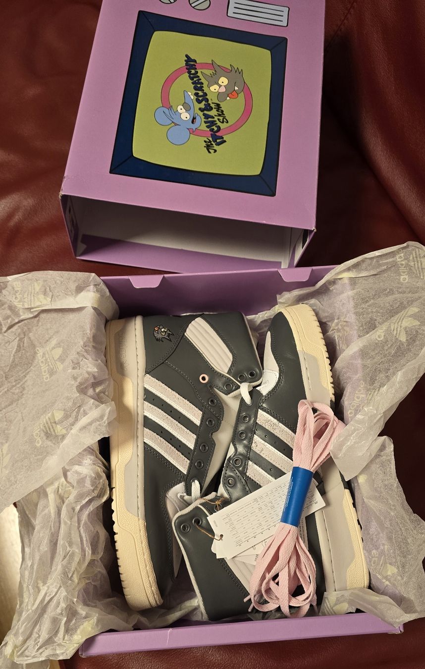 Adidas Scarpe da uomo: Adidas The Simsons gr.43.1/3 – Nuovo e nell'imballaggio originale da Amriswil venduto da newschweiz 1