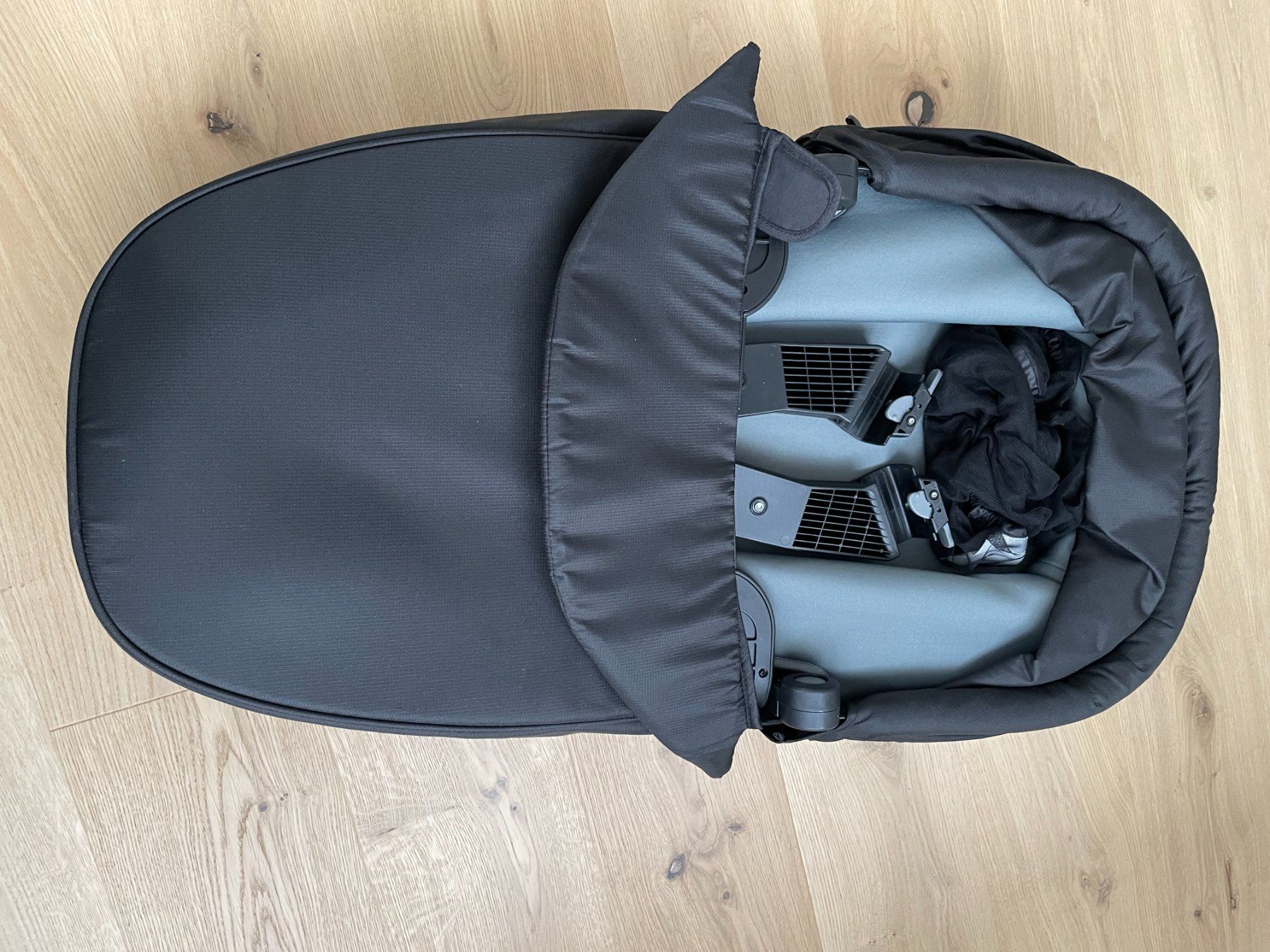 Thule Carrozzine: Bassinet thule urban glide 2 inkl. Regenhülle – Usato da Bürglen UR venduto da Zong