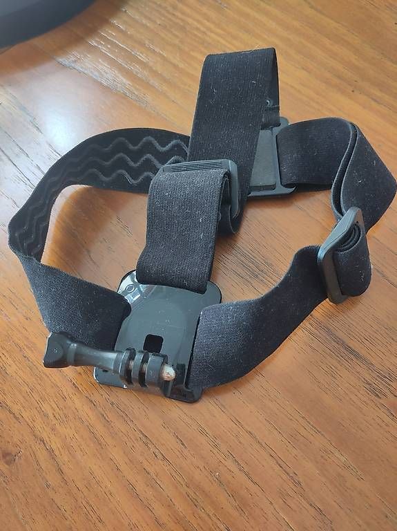 Treppiedi & Teste: GoPro Kopfhalterung – Usato da Ebmatingen venduto da gus_q6yw