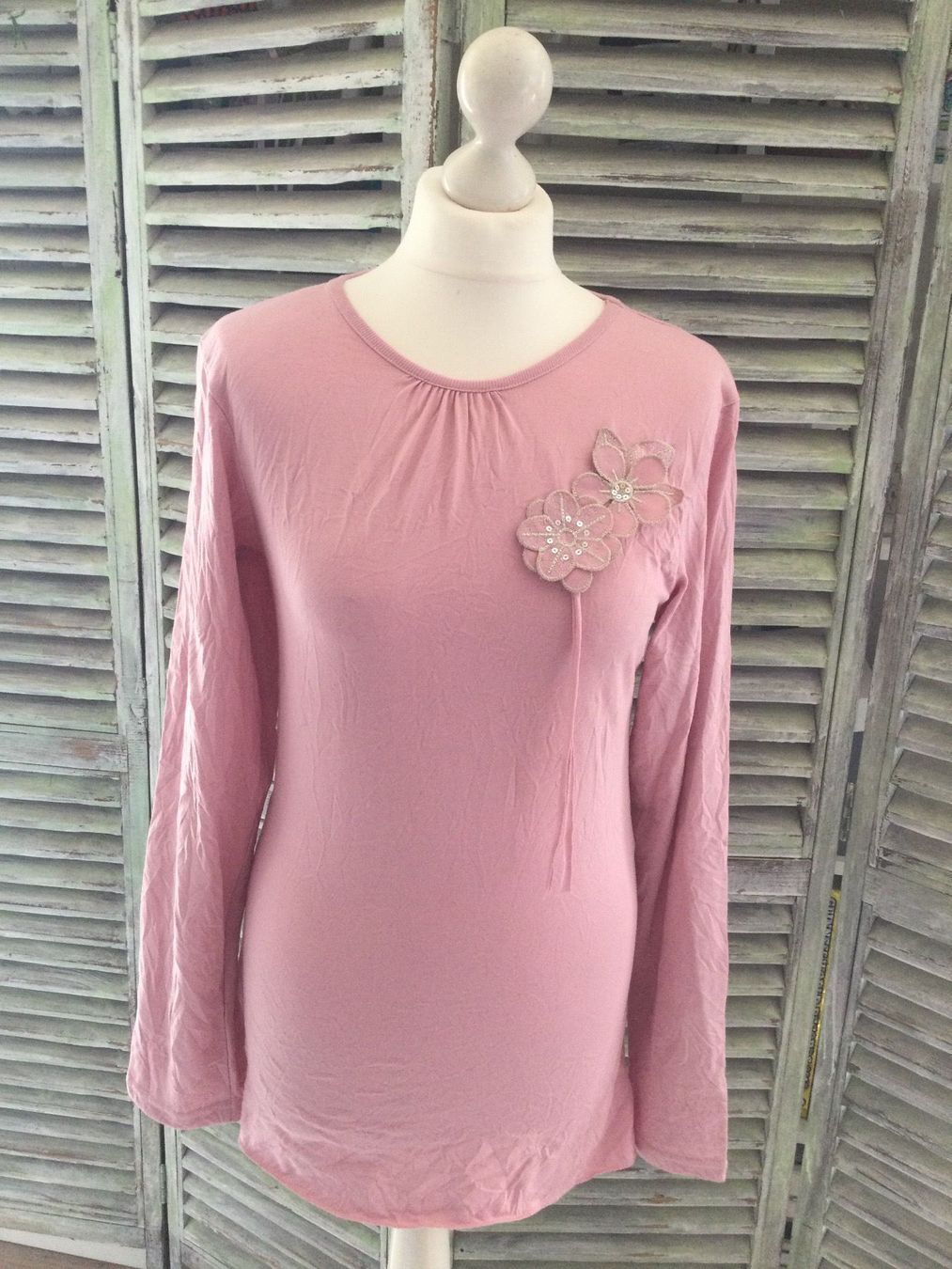 Top: Sweat rose fleurs & sequins INSIDE – Nuovo (secondo la descrizione) da Agiez venduto da chouchanelle