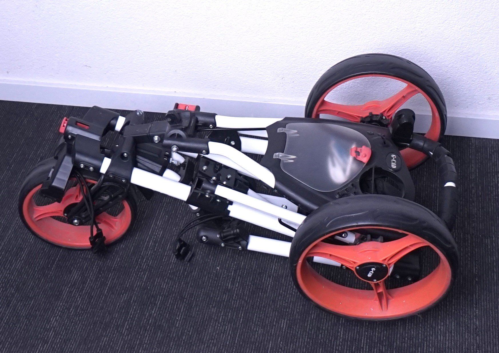 Trolley: Drei Rad Golf Trolley – Usato da Volketswil venduto da brockipfannenstil 6
