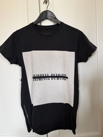 Criminal Damage T-Shirt, black, side zipper, size M