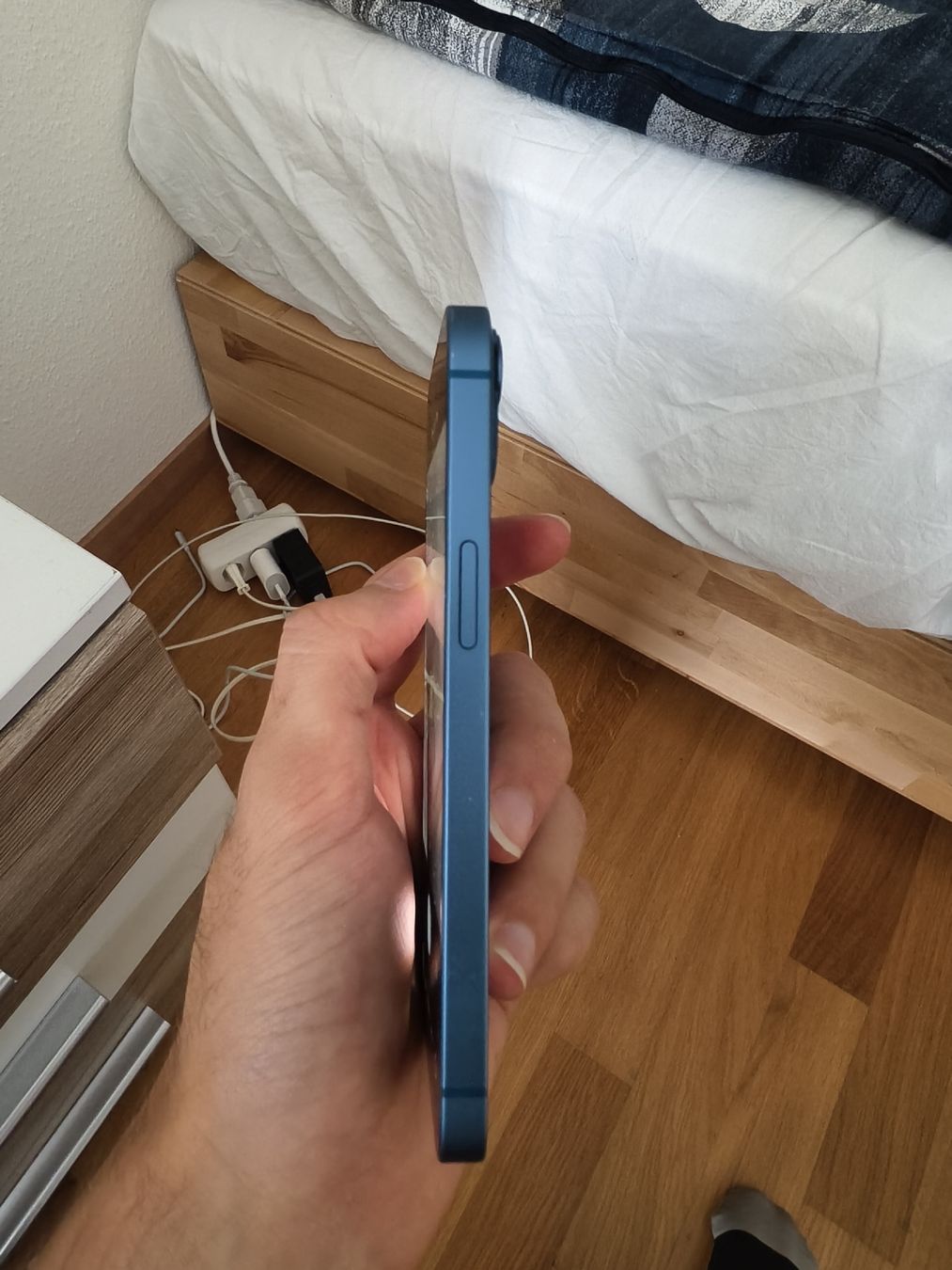 Apple Telefoni cellulari / Smartphones: iphone 13 bleu 128gb  – Usato da Lausanne venduto da Mistibiche09 4