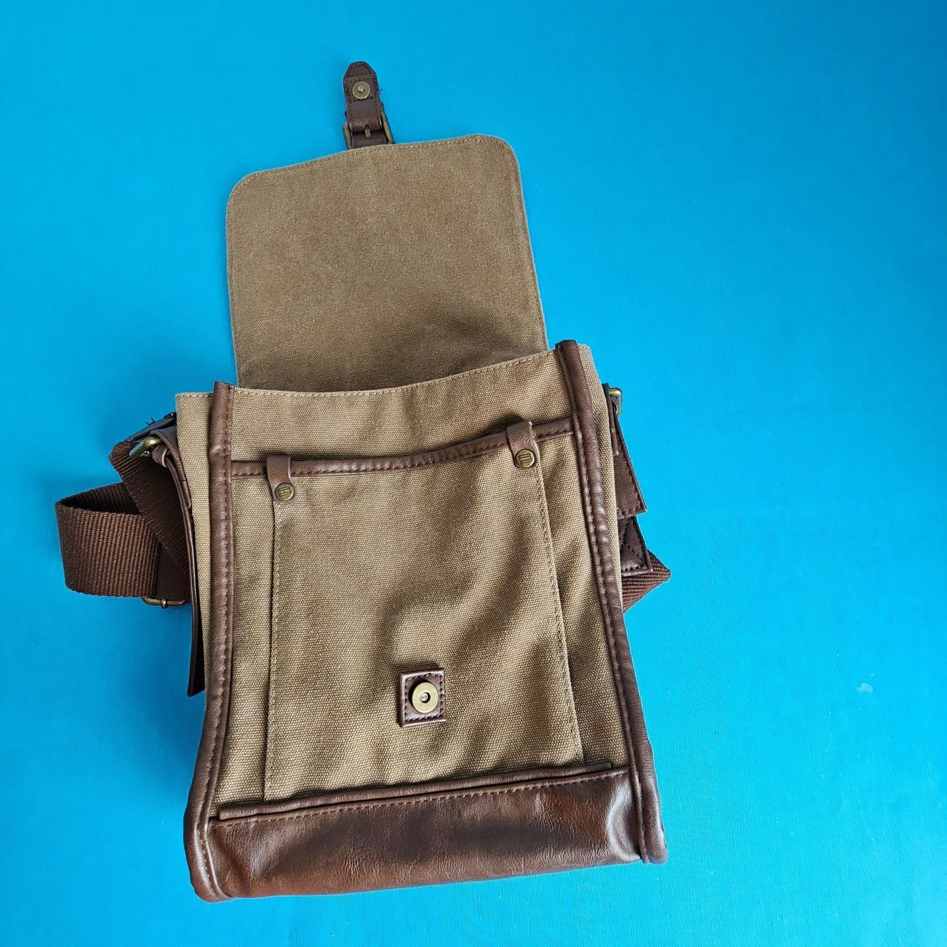 Tommy Hilfiger Taschen: ***TOMMY HILFIGER ***Umhängetasche leder – Gebraucht aus Bronschhofen von Xena37 8