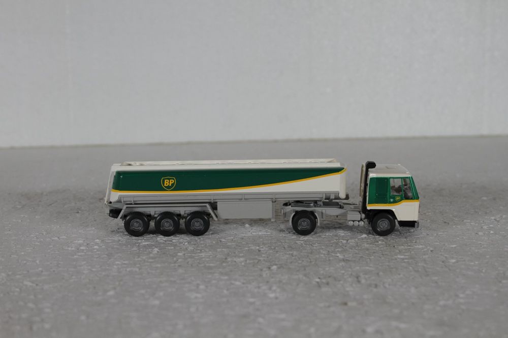 Wiking H0 Tanksattelzug Volvo F89 | Modellauto 1:87 Für Sammler