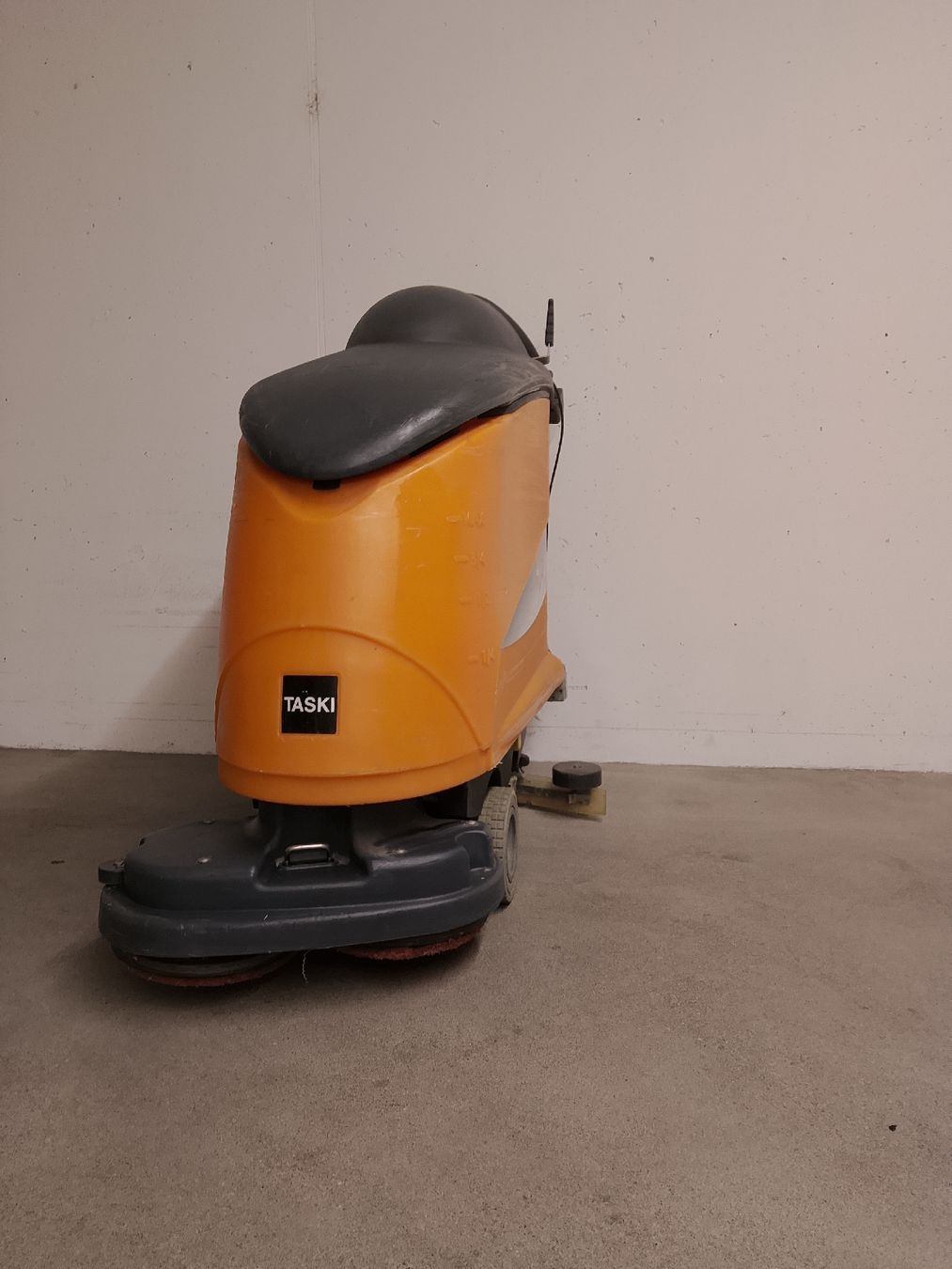 Toutes les machines: scheuersaugmaschine taski swingo 1250b – D'occasion à Wohlen AG par ang_xy8w 4