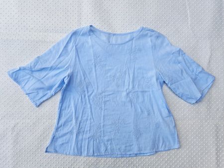 NEU! Hellblaues Sommer-Top mit Stickerei, 13% Leinen Gr. S