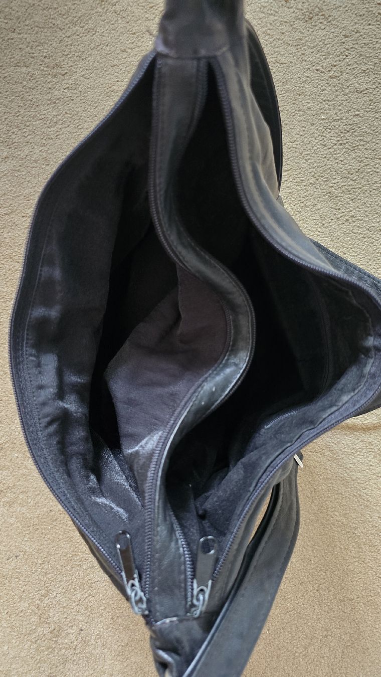 Borse da donna: Schöne Tasche mit Leo Fell  – Usato da Widnau venduto da Schurlibua 3