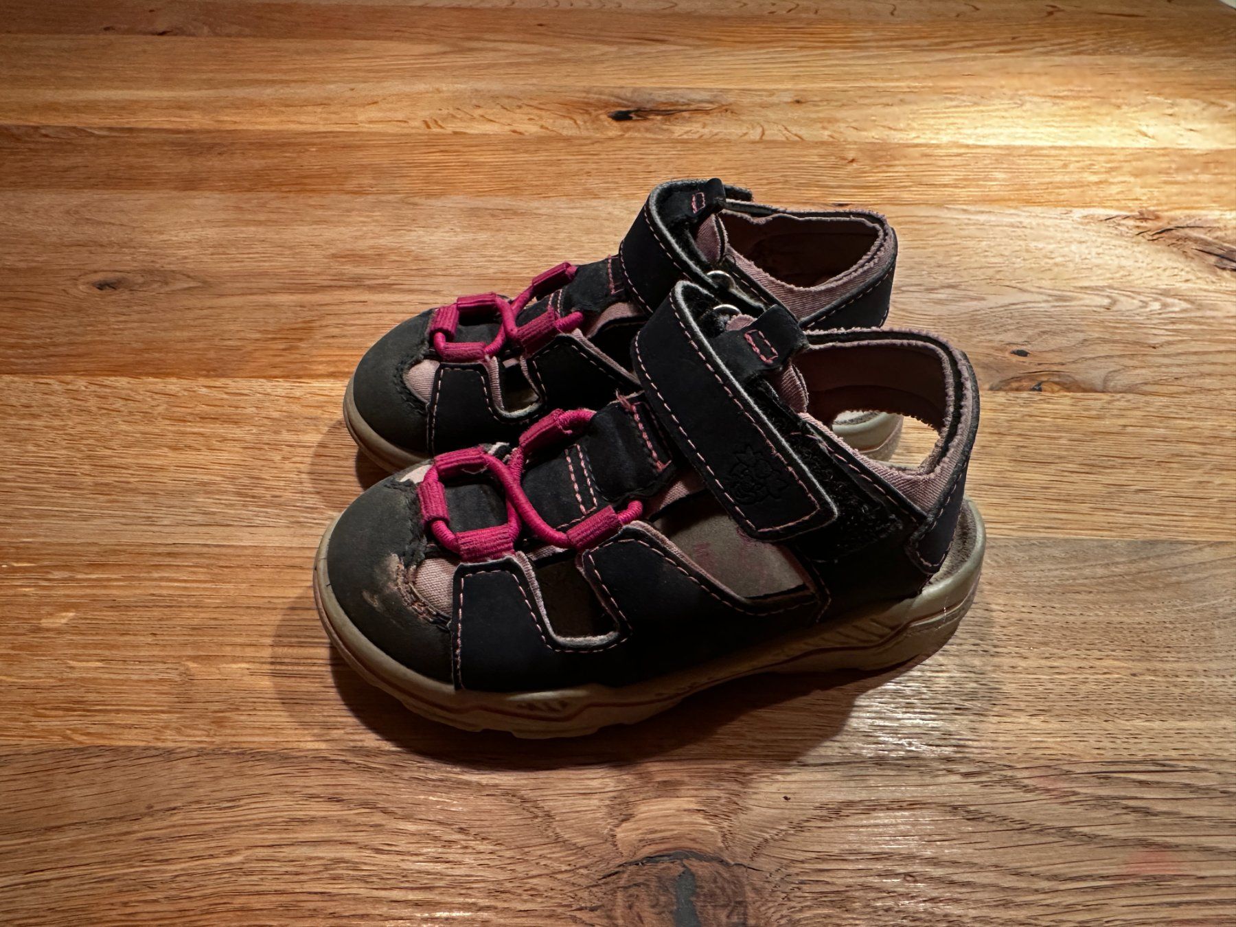Schuhe für Jungen: Kinder Sandalen, Grösse 22 – Gebraucht aus Mittelhäusern von curi-drummer